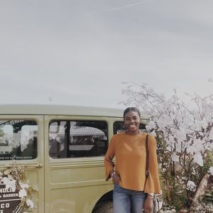 Meet your Posher, Azah